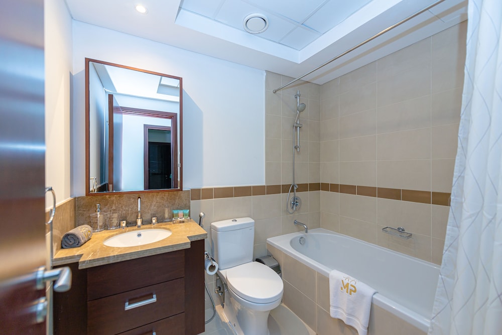 Marco Polo - 2 BR with Burj Khalifa View - 5 min to Dubai Mall
