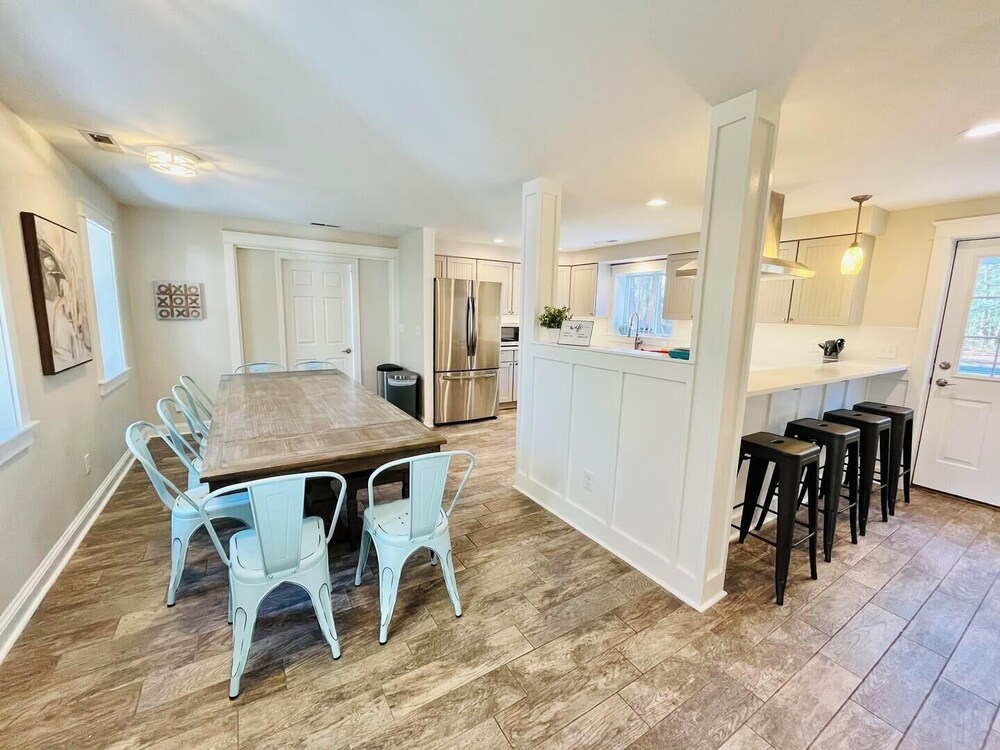 Central Avenue 33476