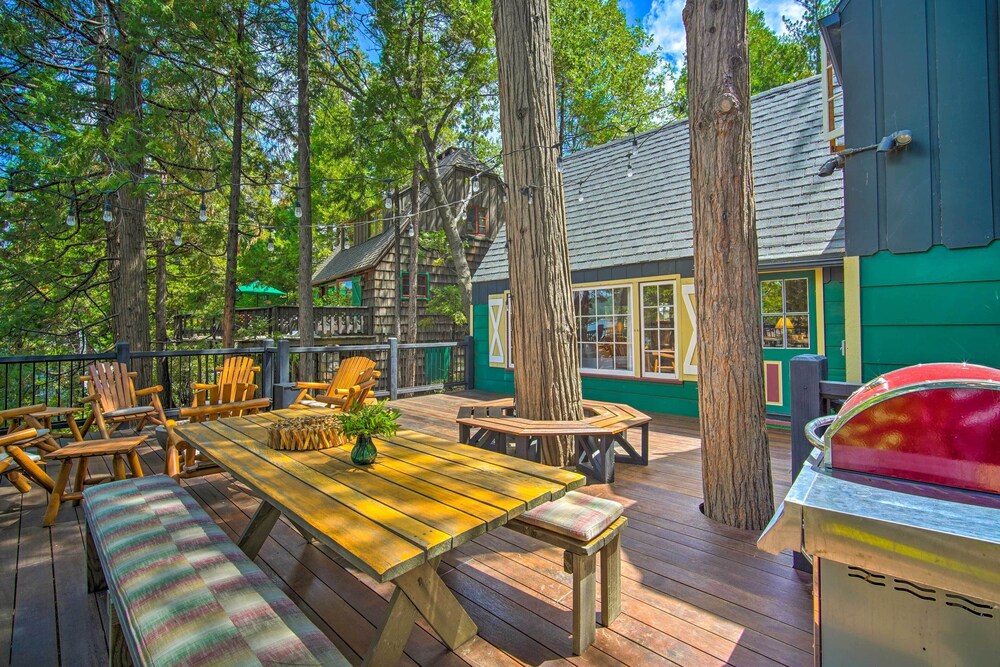 Vintage Lake Arrowhead Cabin - Walk to Lake! view 3