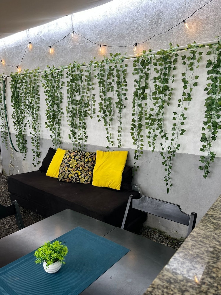Primos Hostel & House