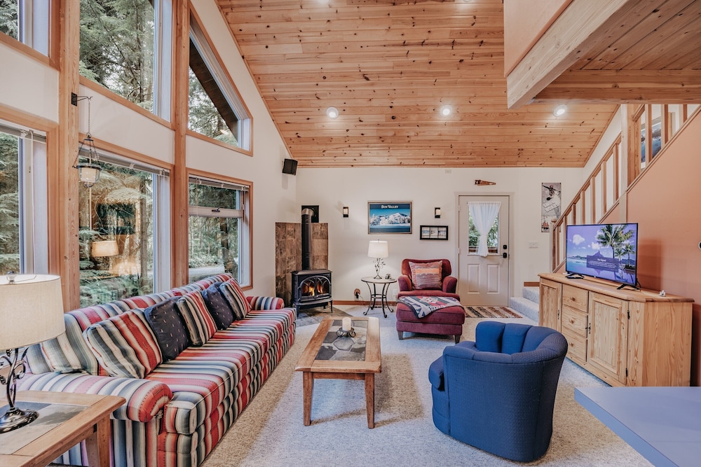 75sl - 2-bdrm - Loft - Sleeps 6 - Wifi - Pets Ok