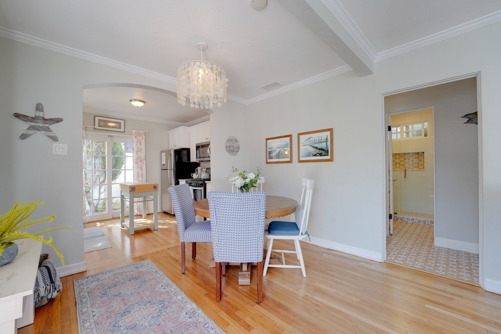 Coral Cottage