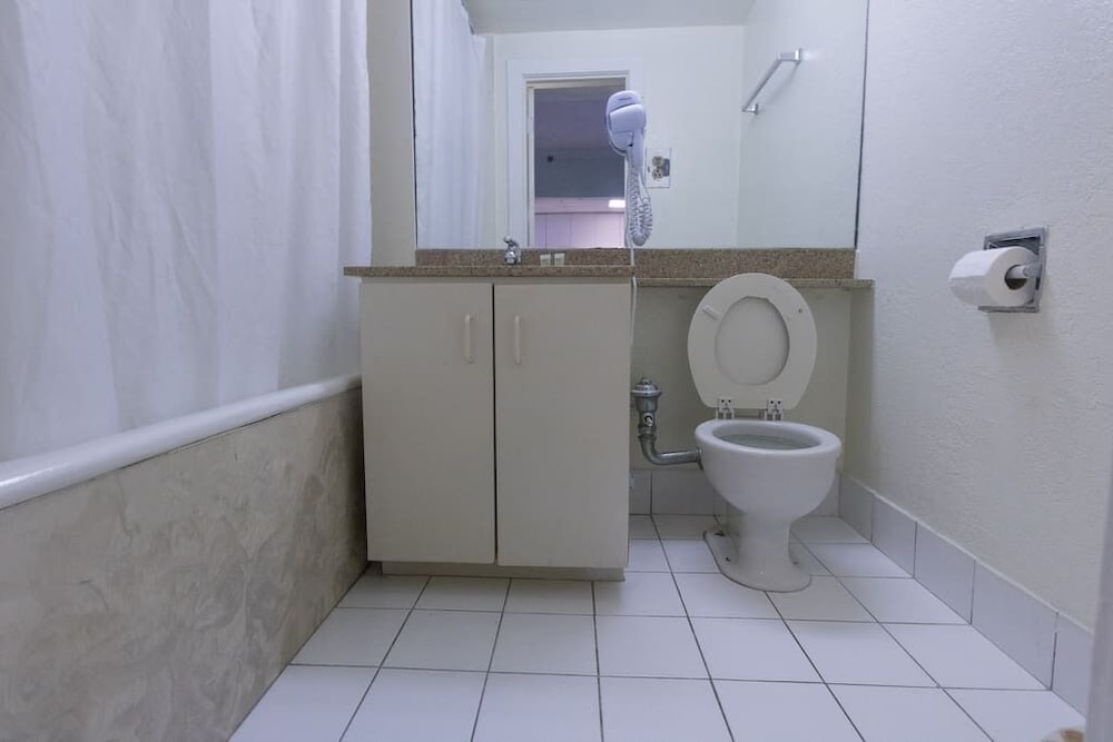 652 City View Studio Hollywood Beach view 3