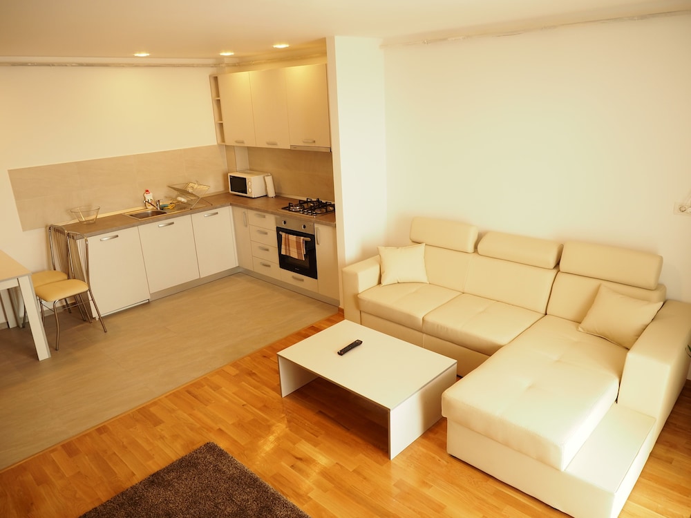 Hill Residence