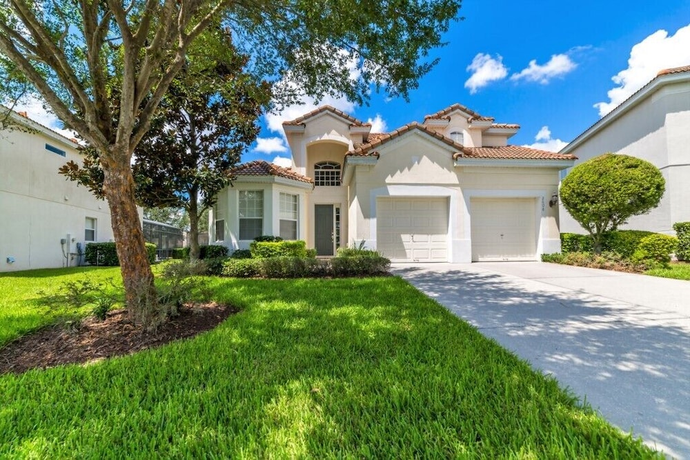 Spacious Home W/private Pool/spa & Free Waterpark! - Image 1