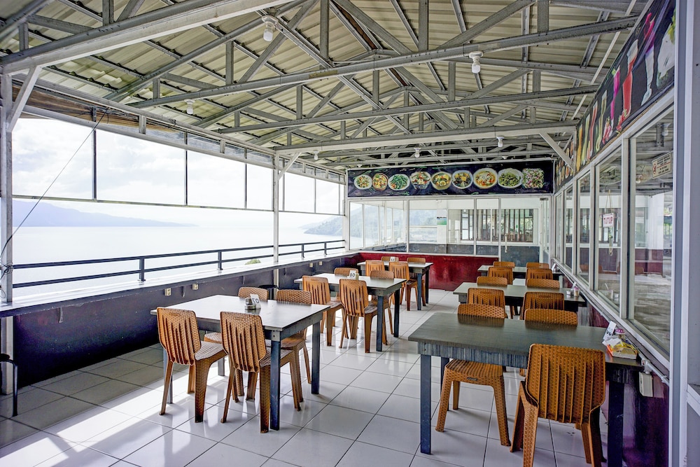 OYO 94772 Gapura Hotel