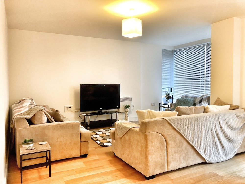 Elegant Apartment in The Wharf