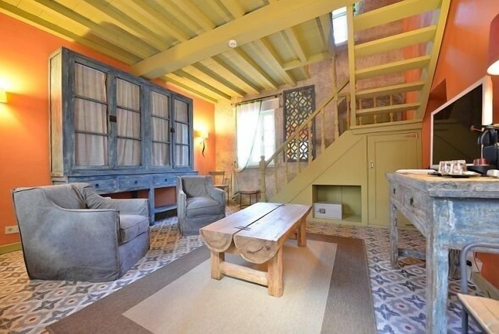 Marge Otel - Image 63