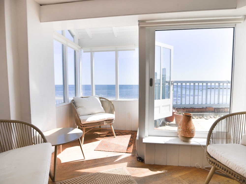 Bell Cliff House