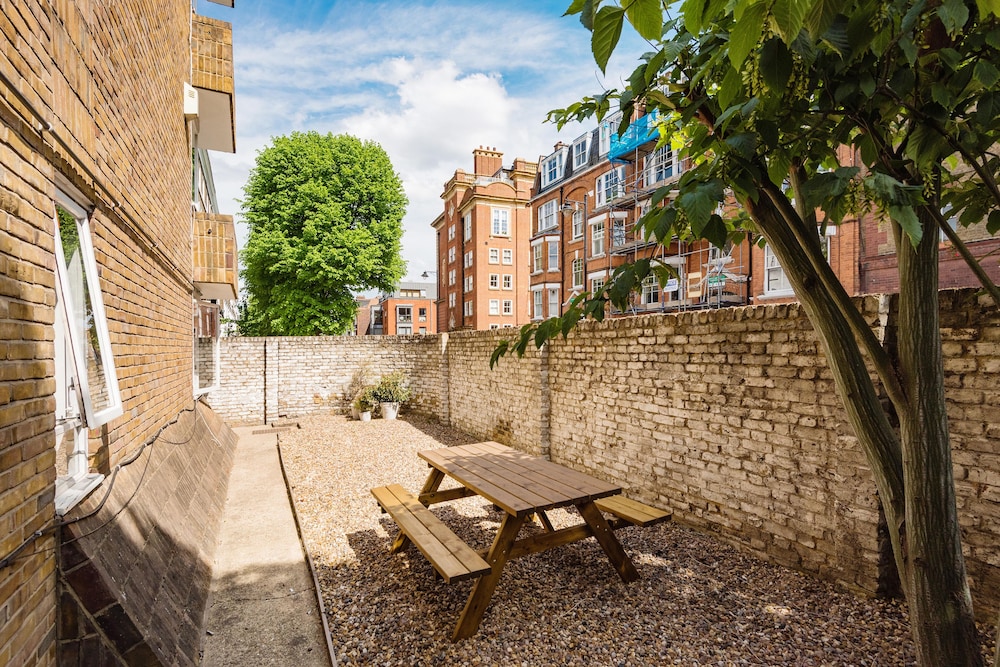 Islington Charm