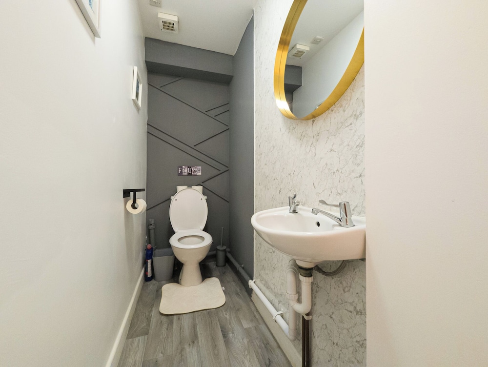 Casa Botique - Close To Gunwharf