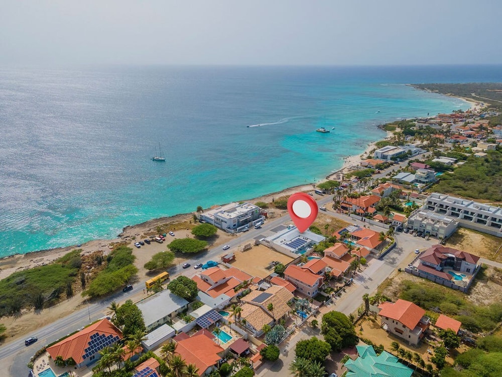 Modern Trestrapi Beach Villa 8 bed 8 Bath 2 Pools