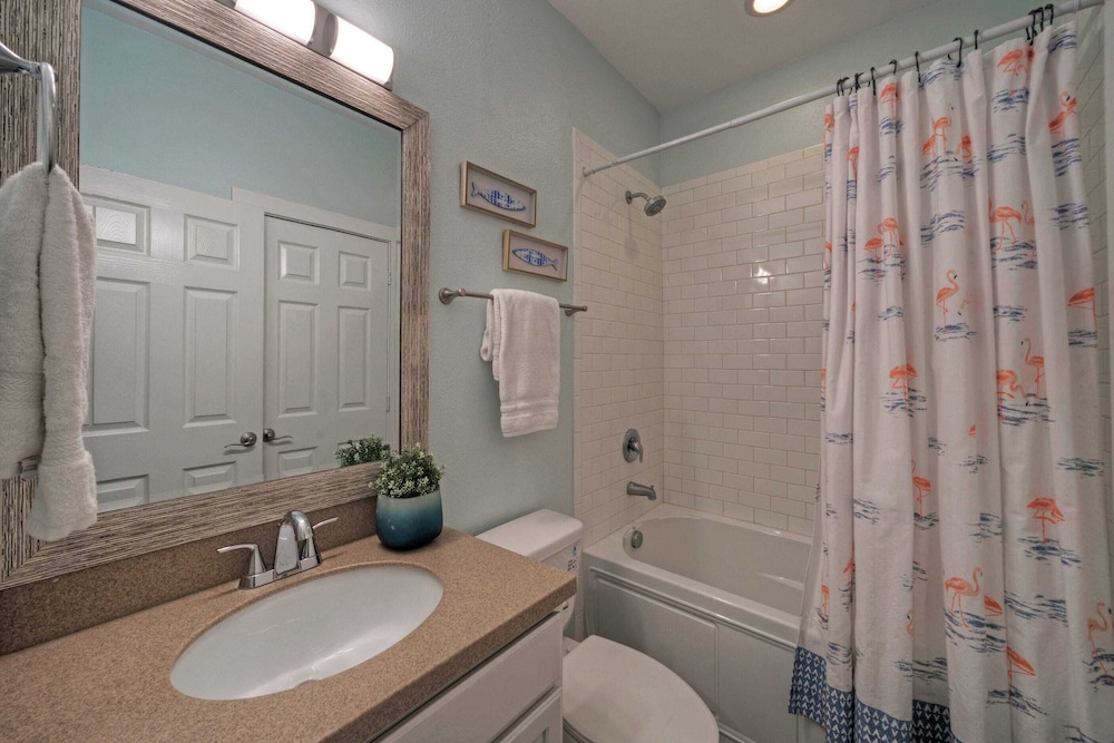 9 Costa Bahia Sleeps 20, Pool + Beach Nearby Perfect for Families