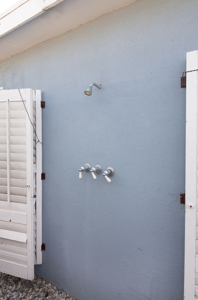 Ventura Vacations - Ventura Beach Cottage - Property Image 8