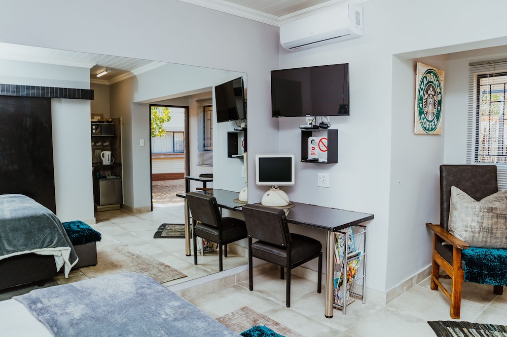 Ons Dorpshuis Guest House