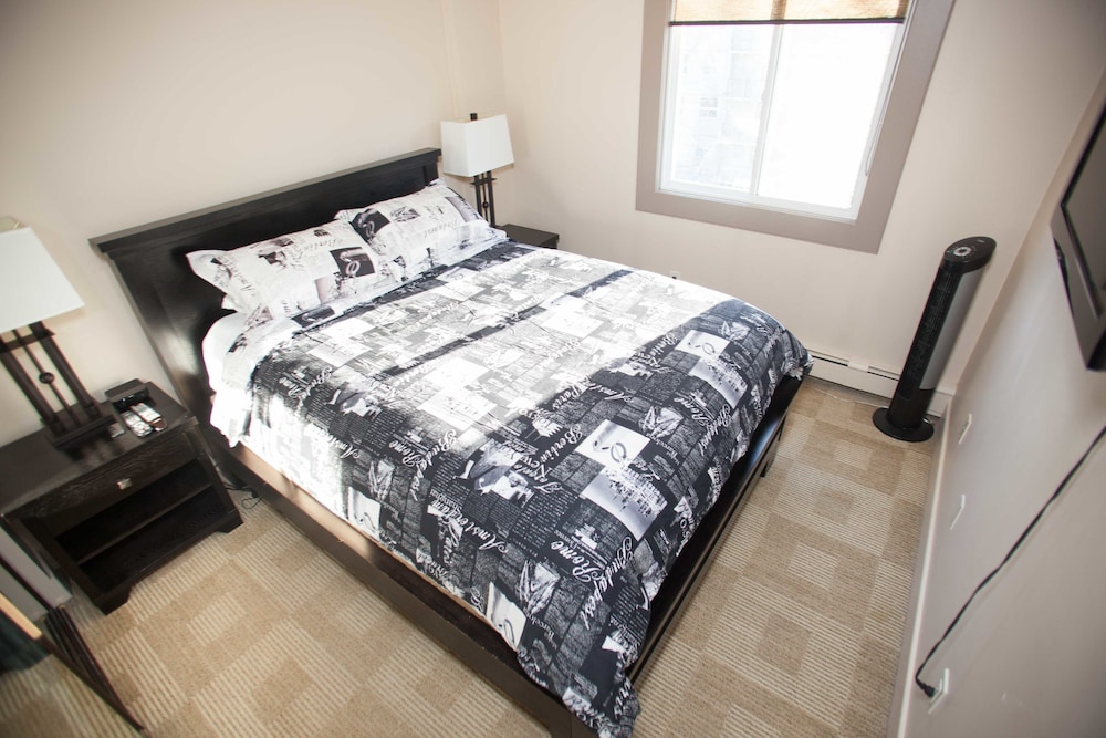 Corporate Suites of Calgary - Eightwelve