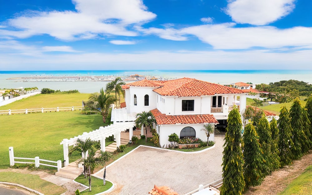Villa Carisma by Acomodo Vistamar