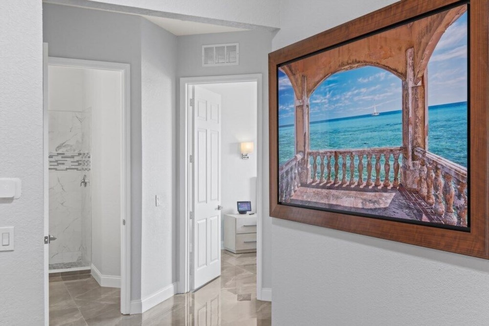 Luxury Lakeview Penthouse, Vista Cay Orlando 1025