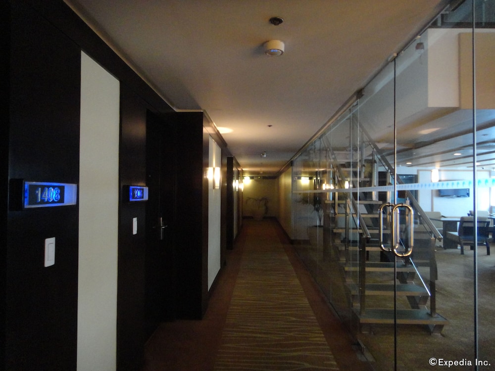 Cebu Vacations - Cebu Parklane International Hotel - Property Image 2