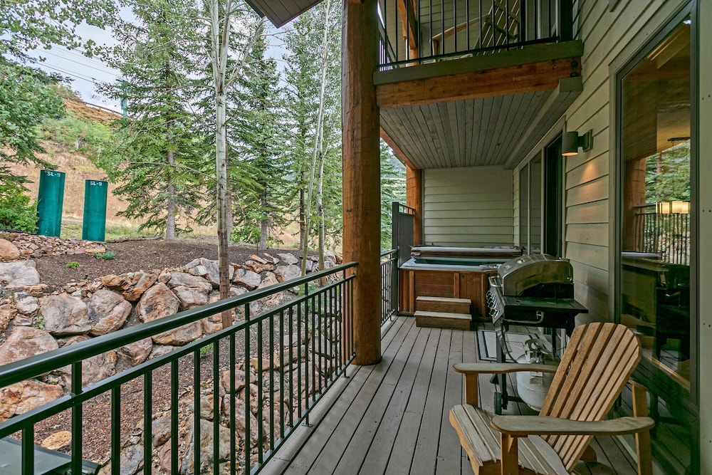 Sterling Lodge at Deer Valley Resort - Three Bedroom Condo with Hot Tub #111 3 Condo