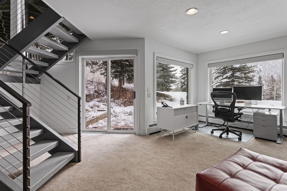 1688 - Five Bedroom with Hot Tub Pinnacle 5 Condo