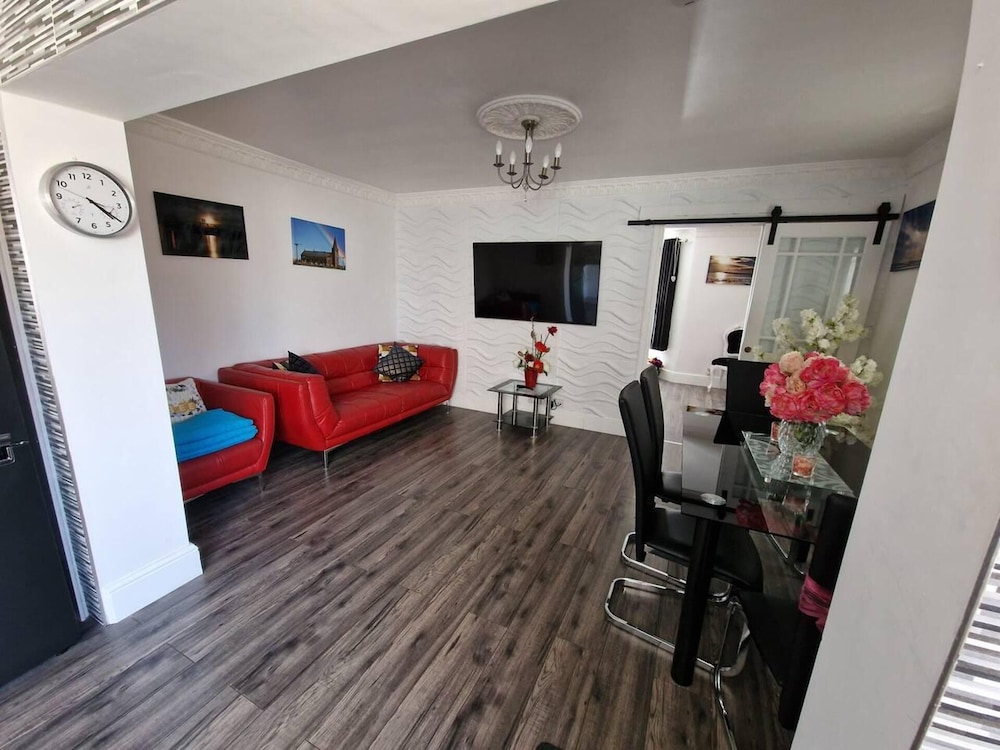 Remarkable 3-bed House in Newbiggin-by-the-sea view 4