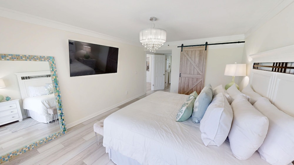 Destin Towers 113 2 Bedroom Condo