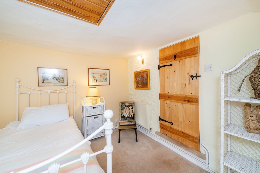 4 Bishops Cottages
