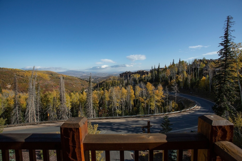 Grand Lodge - Penthouse #406 - Ski-in/out 5 Bedroom Condo