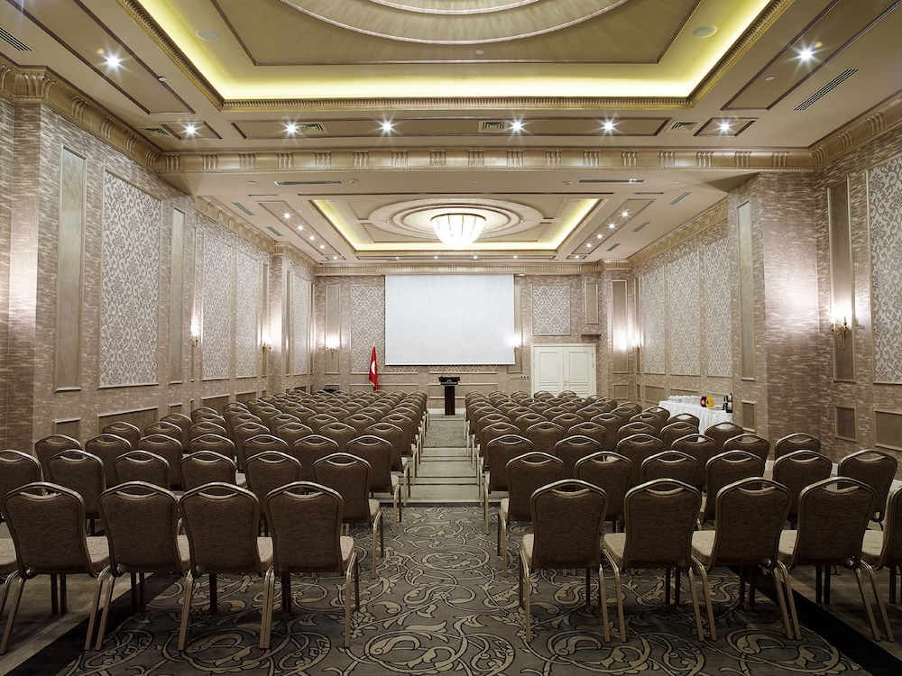 Euro Park Hotel - Image 43