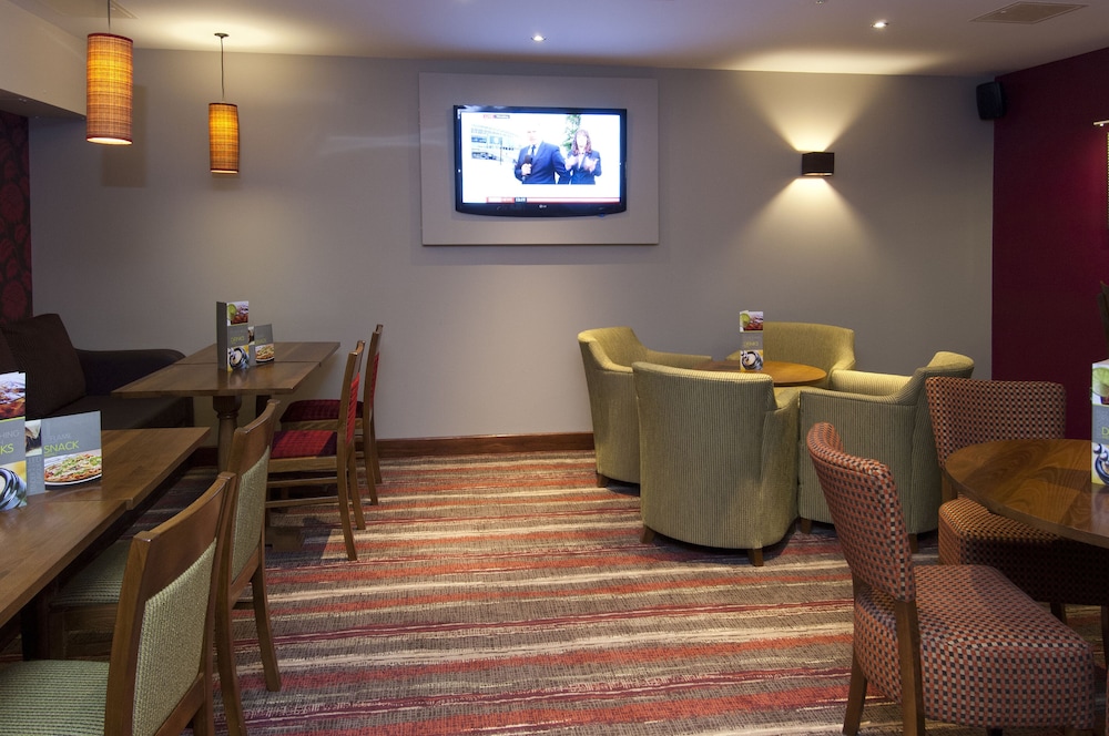 Premier Inn London Ealing 17