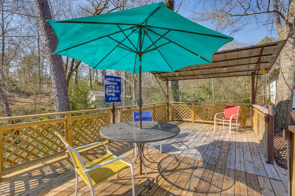 Charming Cottage at Waxahatchee Creek & Marina! view 2
