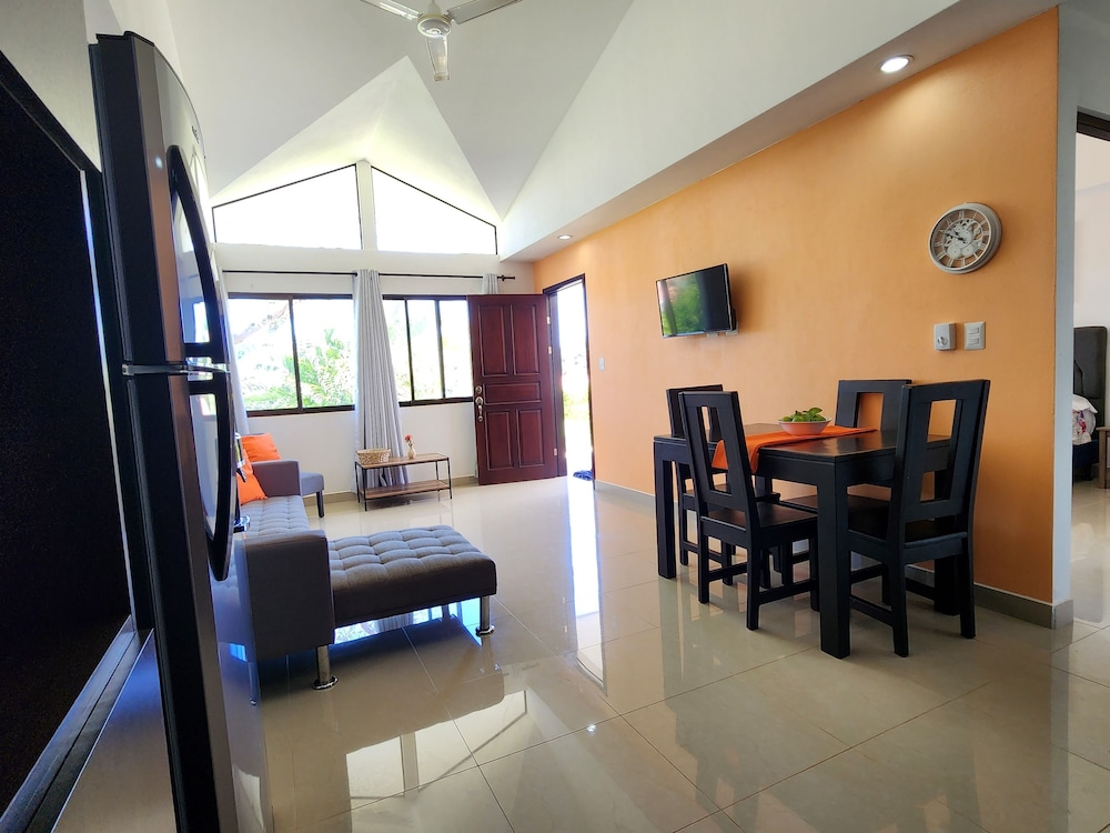 Casa Naranja Jungle Villa