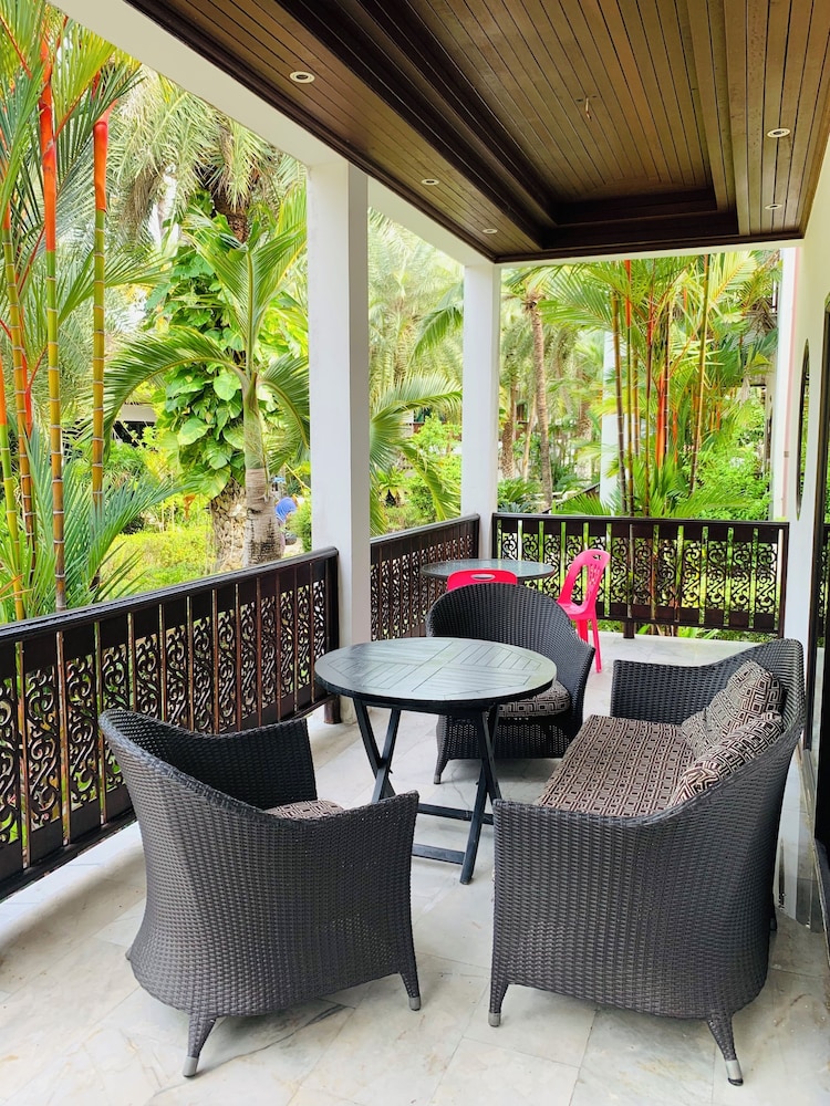CET Resort & Rayong Padelcenter