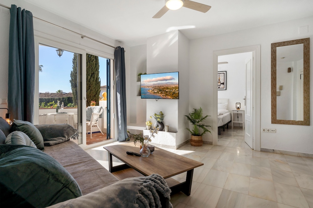 Blue Pearl Apartment Old Town Fuengirola Ref 24 by Costarentals - Ref 24