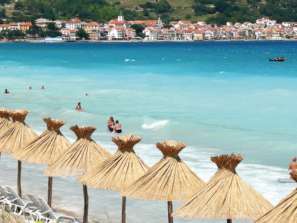 Large Apartment in Malinska near Sea view 4