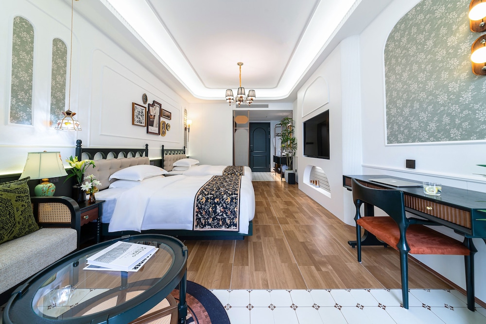 Vishan Garden Trendy Hostel