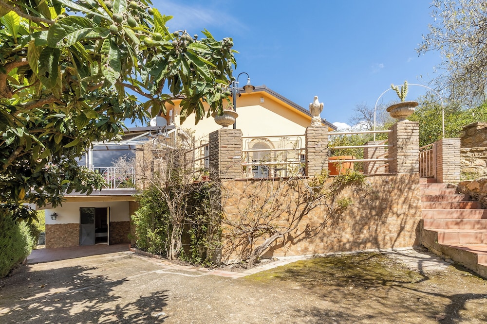 Villa Falcone