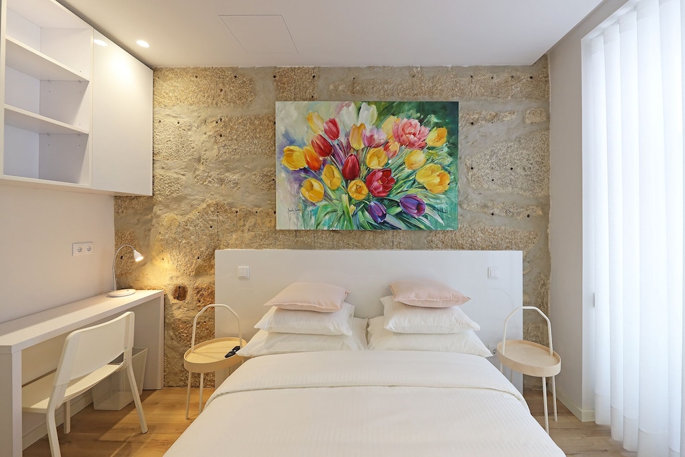 Hotel FLH Downtown GuestHouse - Image 1