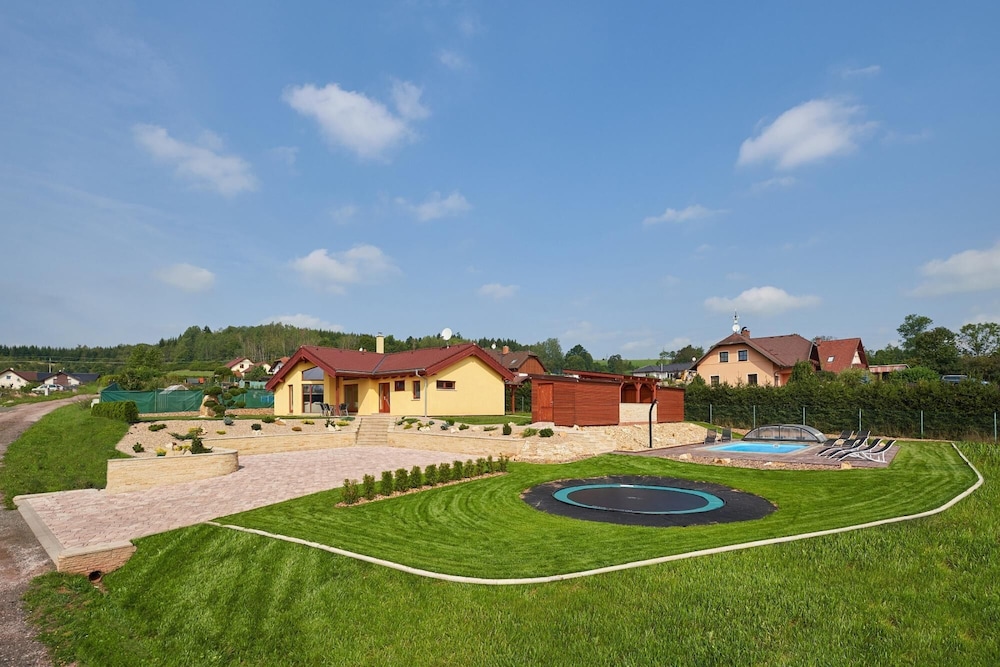 Cerna Kcg350 in Cermn view 3