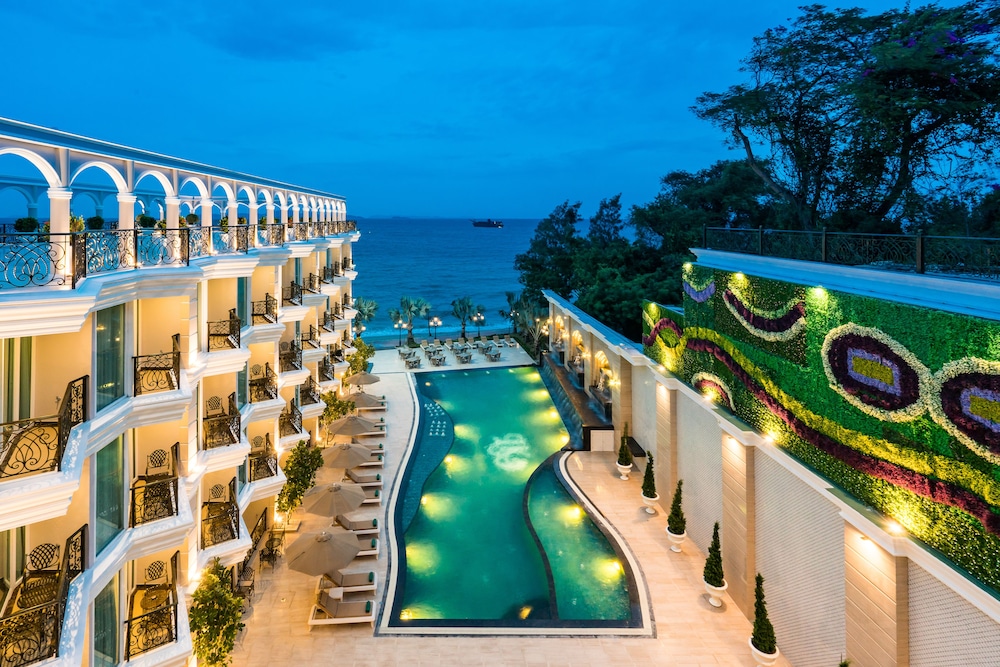 Hotel LK Emerald Beach - Image 1