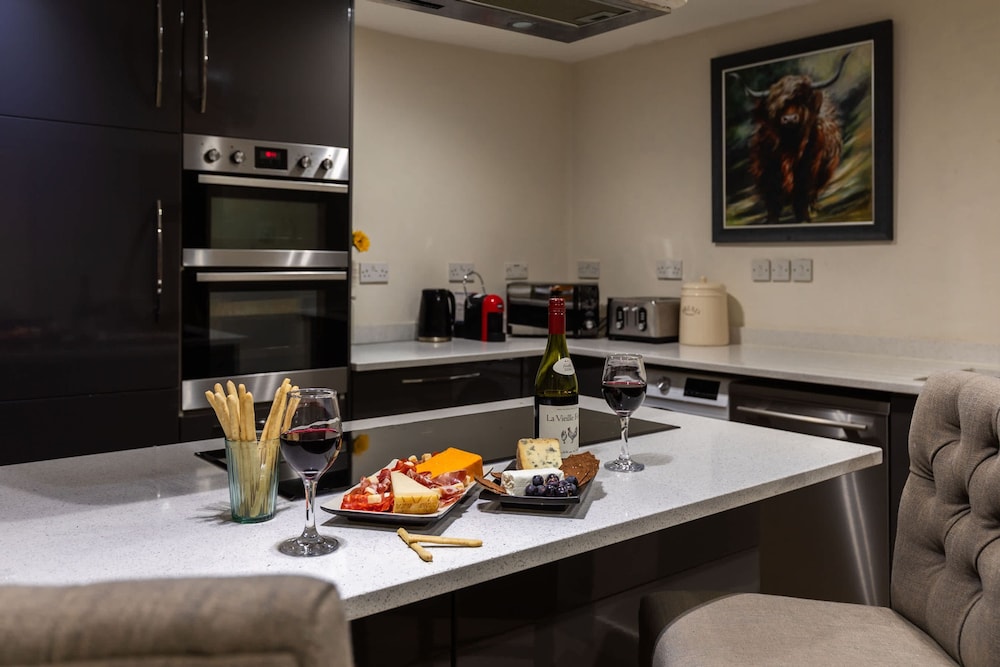 Stylish 4-bedroom Townhouse in the Heart of Bath
