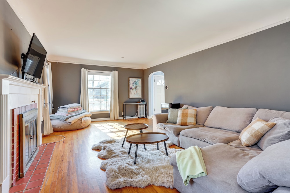 Half-mi to Unc: Historic Dtwn Greeley Home