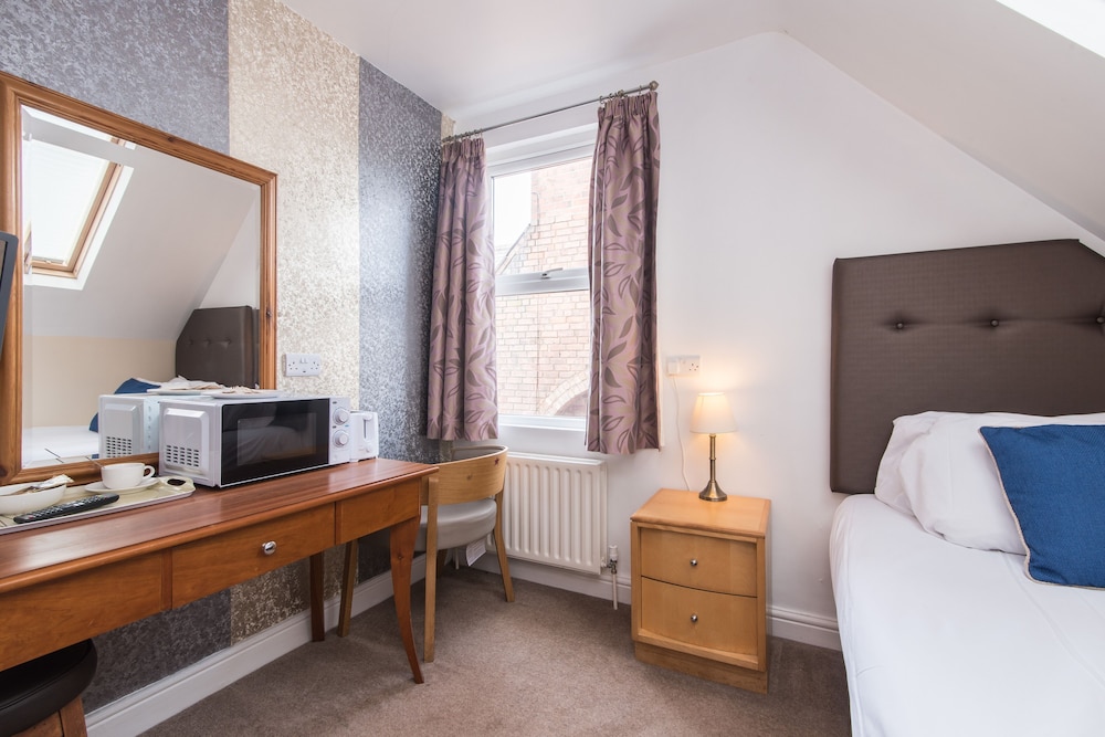 The Linden Leaf Rooms - Classy Studios