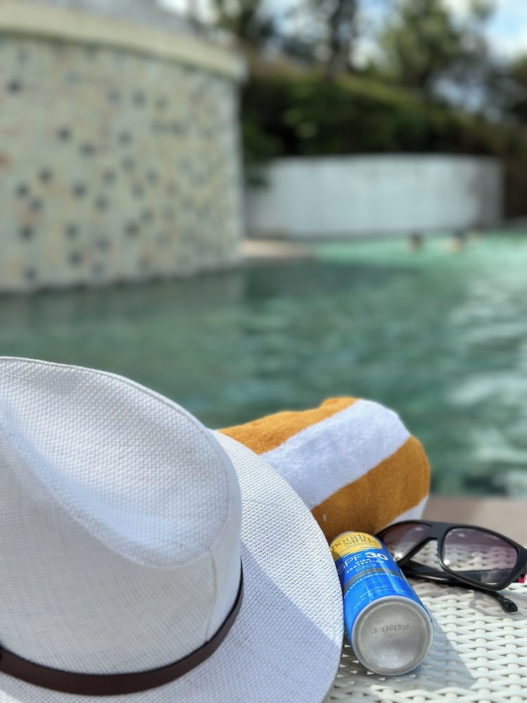 Munjoh Island House Suites and Spa