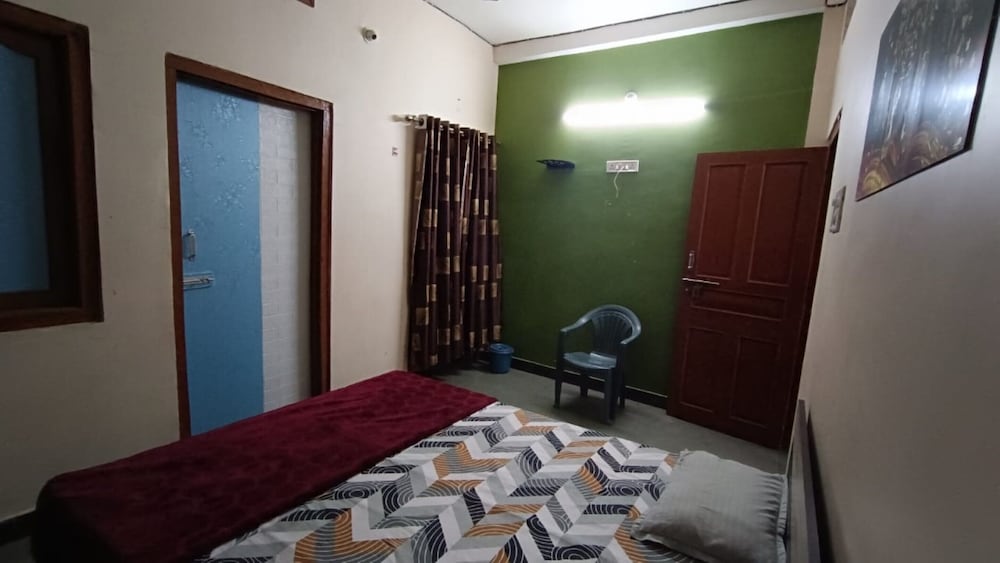 Goroomgo Shree Ram Kuti Homestay Ujjain