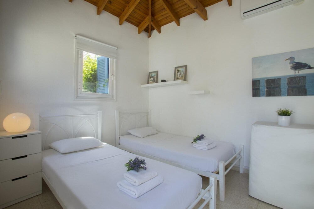 Mazeri in Protaras With 5 Bedrooms and 4 Bathrooms