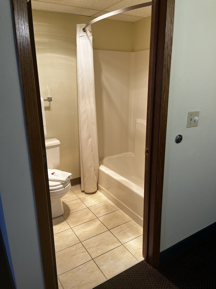 Super 8 by Wyndham Smithville/Kansas City