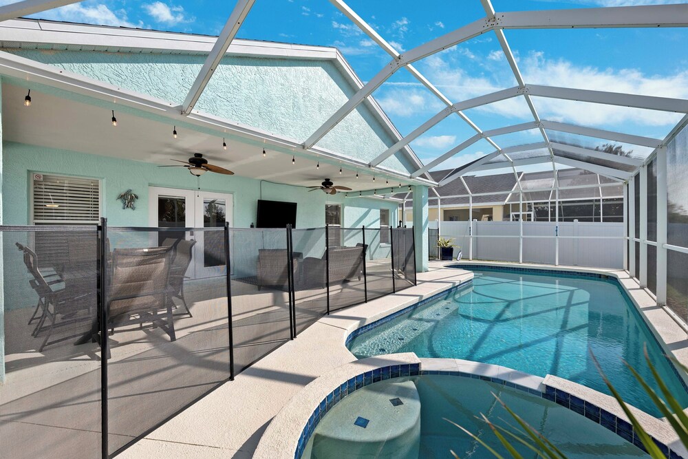 Saltwater Pool & Spa at Home in Bradenton