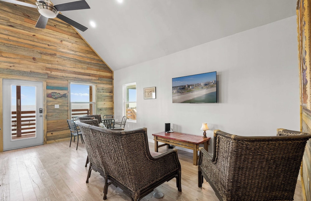 2 Waterfront Homes w/ Views, Pool, Boat Dock Laguna Village Oasis by Avantstay